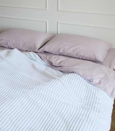 Bettlaken_lila_gestreift_160x220cm